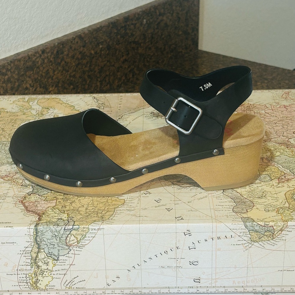 NWOT Women's Jellypop Baronet Black Platform/ Wedge
Sz: 7.5 - Picture 2 of 9